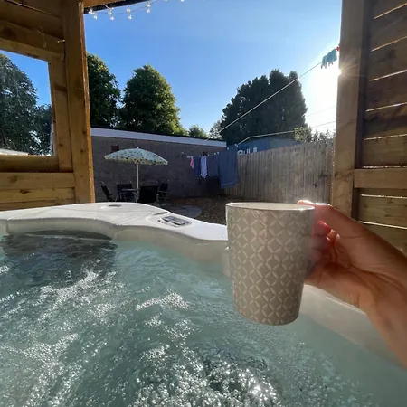 Lovely 2 Bed Apartment With Hot Tub Log Burner And Off Street Parking Dumfries Buitenkant foto