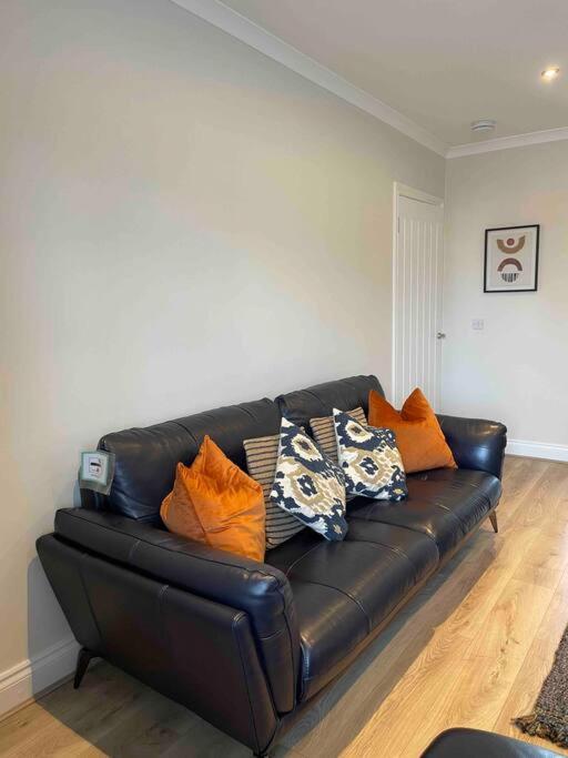 Lovely 2 Bed With Hot Tub Log Burner And Off Street Parking
