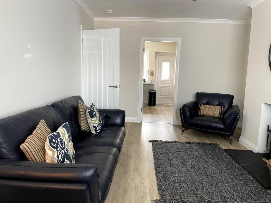 Lovely 2 Bed With Hot Tub Log Burner And Off Street Parking * Dumfries